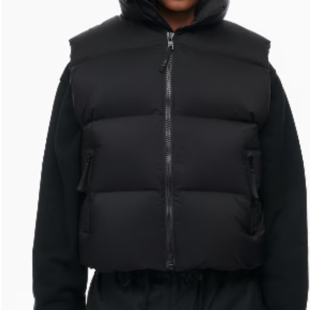 Aritzia Super Puff Vest